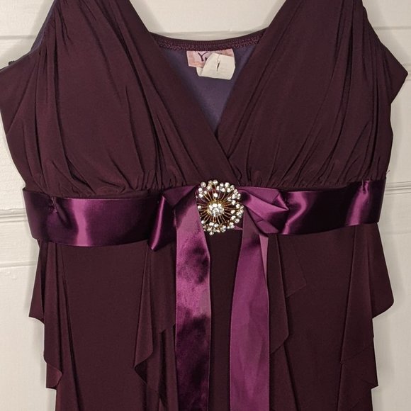 Yves Dress - Perfect for a Night Out or Summer Wedding - Picture 3 of 5